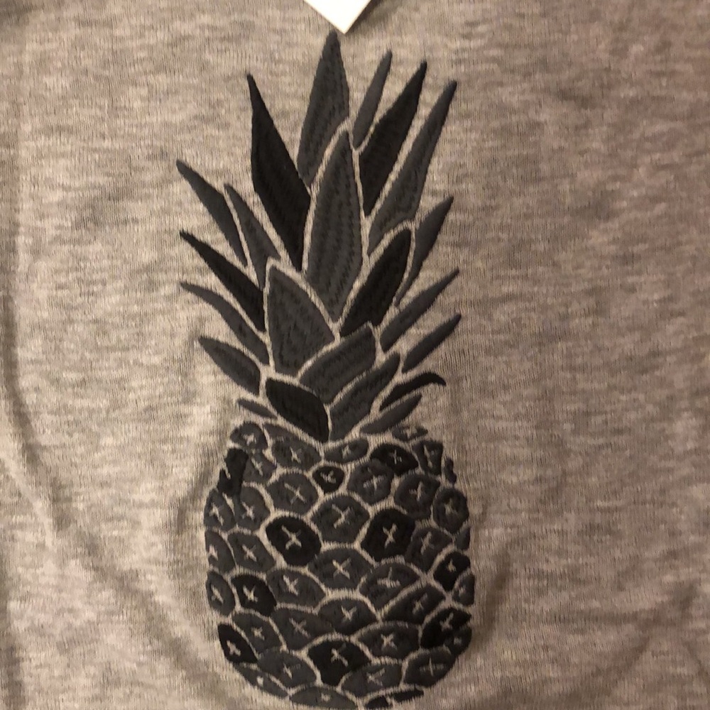 NWT. J. Crew pineapple appliqué sweater. Size: M - Picture 2 of 4